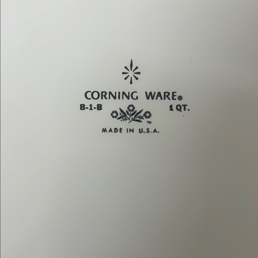 Vintage Corningware 1 QT Green and White Casserole Dish - Picture 3 of 3